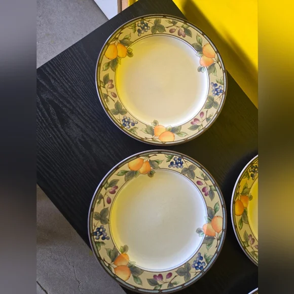 Vintage Mikasa Garden Harvest Intaglio Set of 4 Dinner Plates Sz 11" READ - Picture 2 of 14